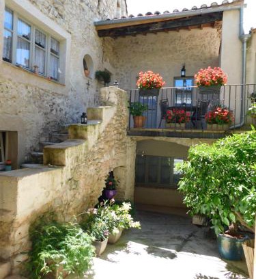 Mirmande Bed & Breakfast | La Maison Jules Goux