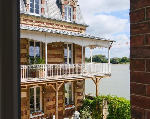 Villequier House | La Maison Plûme