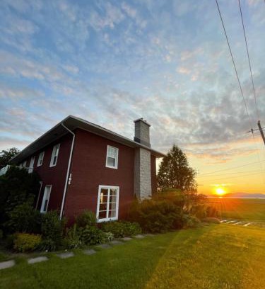 La Pocatiere Bed & Breakfast | La Maison Rouge - Bed & Breakfast - La Pocatière