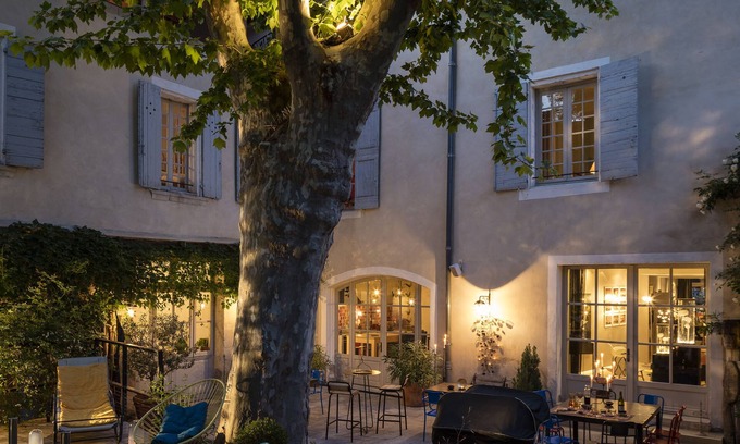 L'Isle-sur-la-Sorgue Hotel | La Maison sur la Sorgue - Esprit de France