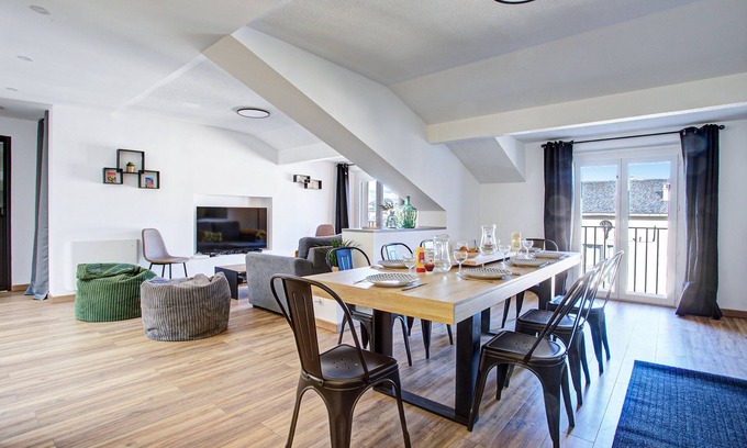 Err Apartment | La Mansarda 305 - Appartement pour 8