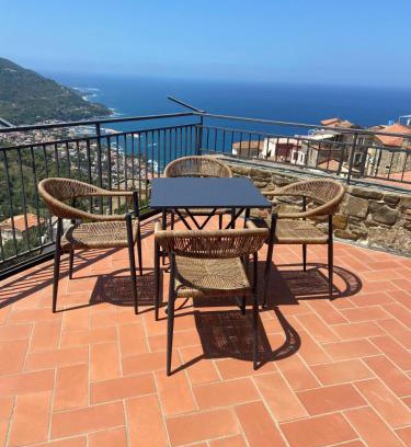 Castellabate Historic Centre Bed & Breakfast | La Mansarda