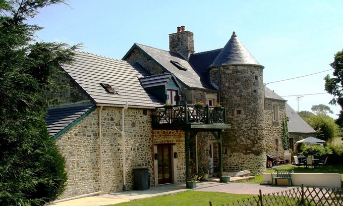Nehou Cottage | La Mare, Child-Friendly, Heated Pool & Great Facilities