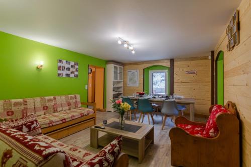 Entremont House | La marmotte