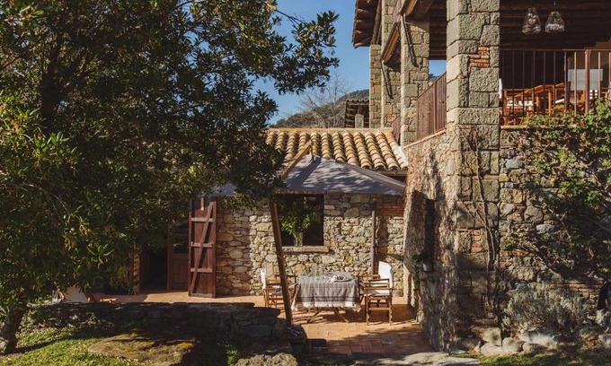 Sant Pere de Torello House | La masovería de Mas Redortra
