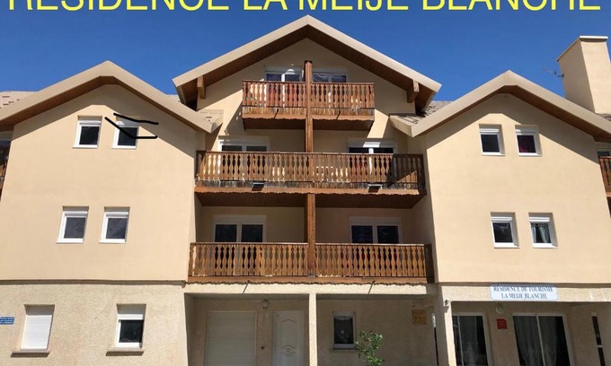 Villar-d'Arene Apartment | LA MEIJE BLANCHE "RESIDENCE DE TOURISME 2 étoiles"