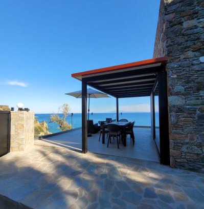 Plomari Villa | La Mer Villa - Entire Cottage