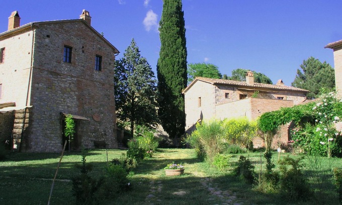 Monteleone d'Orvieto Apartment | La Meridiana in Agriturismo Borgo Santa Maria