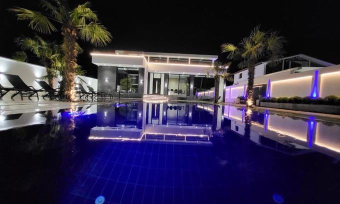 Rrushkull Villa | La Mirage Villa
