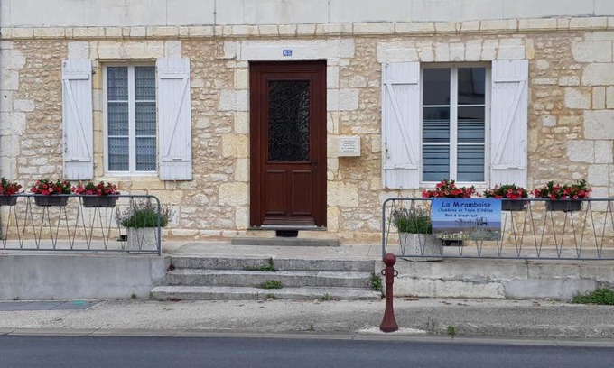 Mirambeau Bed & Breakfast | La Miramboise, chambres et table d hôtes