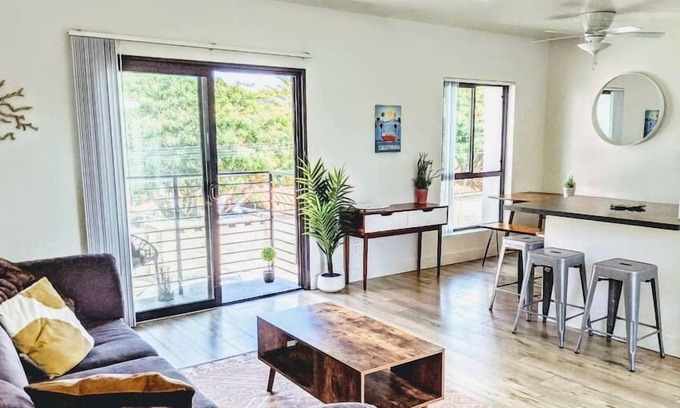 El Segundo Apartment | LA Modern 3 Bed & 2 Bath near Beaches - El Segundo