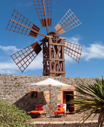 Tindaya Villa | La Molina NK