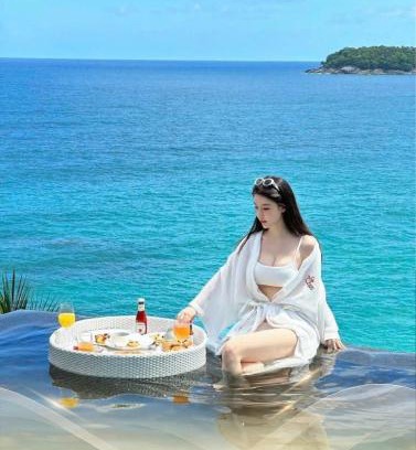 Ngu Hanh Son Apartment | La Monte White Sand Home