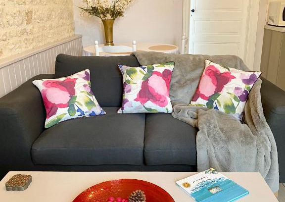Aulnay House | La Montgrande, 2 bed gîte, Aulnay
