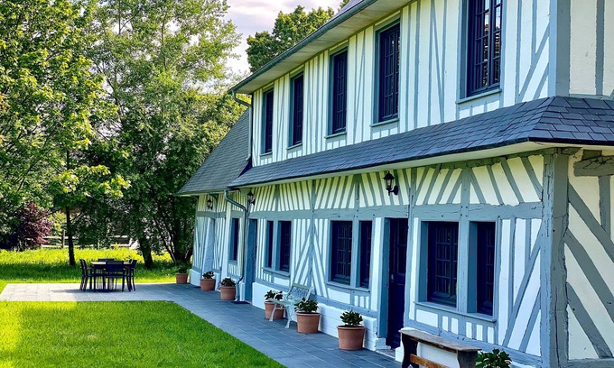 Saint-Symphorien House | La Normande -Heated pool - 10 min Pont Audemer - 10 People
