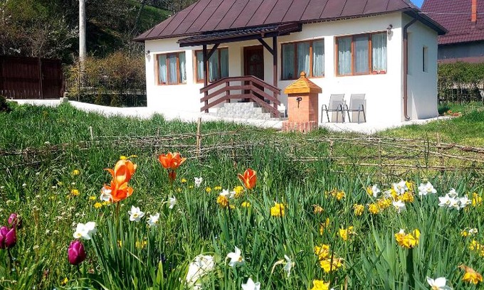 Valea Mare-Pravat House | La numărul 100, Nămăești