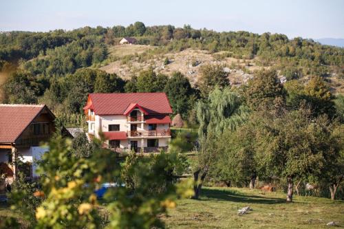Ponoarele House | La Ograda