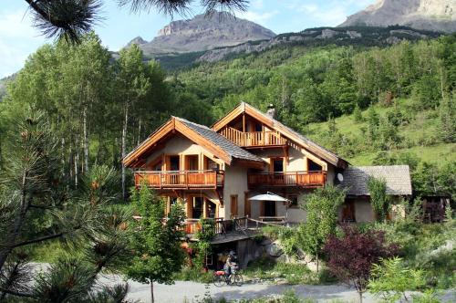 Vallouise-Pelvoux Bed & Breakfast | La Paille