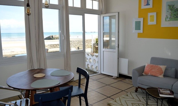 Arromanches-les-Bains Apartment | La parenthèse marine, sea view with terrace