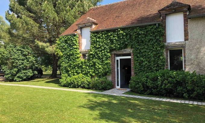 Conflans-sur-Loing House | La Parenthèse Un Conflans, swimming pool, charming standing