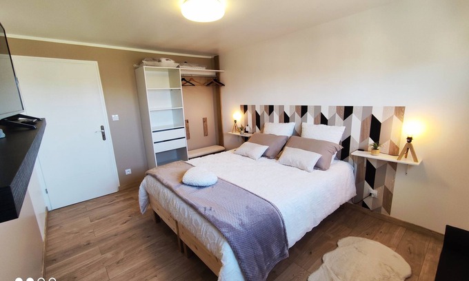 Hinges House | "La Pause au Cub" single-family home, all comforts