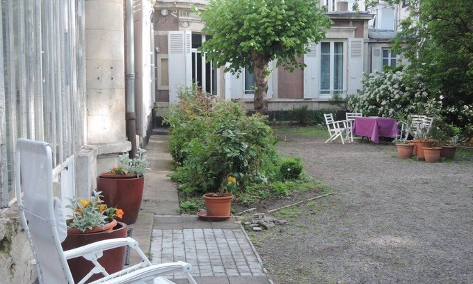 Sablon - Trudaine Bed & Breakfast | La Pause Doree