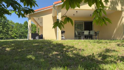 Feytiat House | La Pause Limousine, Garden, Wi-Fi, Near Limoges, Golf, Bowling