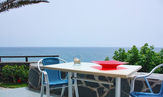 Playa del Aguila House | La Perla - Bungalowanlage DIRECTLY by the sea