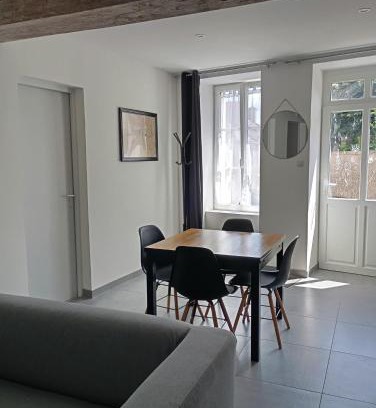 Saint-Florent-le-Vieil Apartment | La Petite Florentine