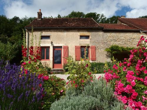 Sainte-Colombe-en-Auxois House | La Petite Colombe