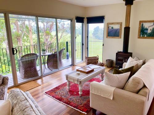 Balmoral Ridge Villa | "La Petite Grange" Maleny