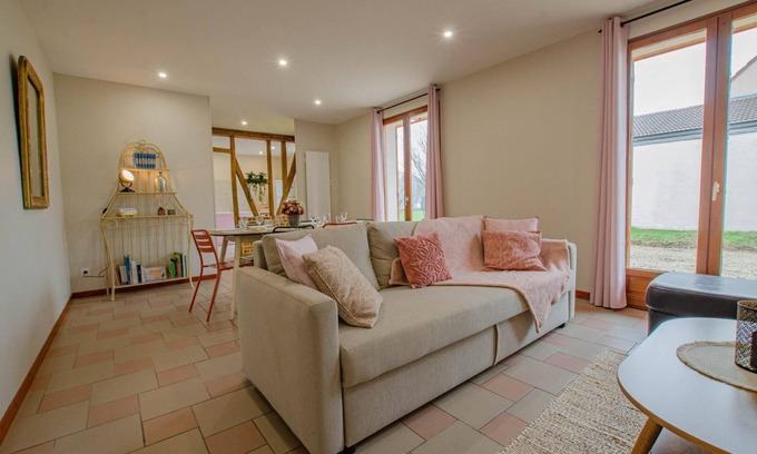Lusigny-sur-Barse House | La Petite Maison Dans Lusigny