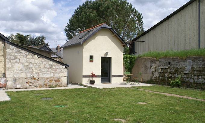 La Menitre House | La petite maison, 600m Loire, aperitif offered, bicycle available