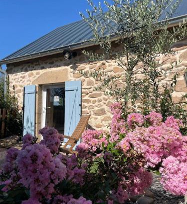 Marmagne Apartment | La petite maison d’Orphée