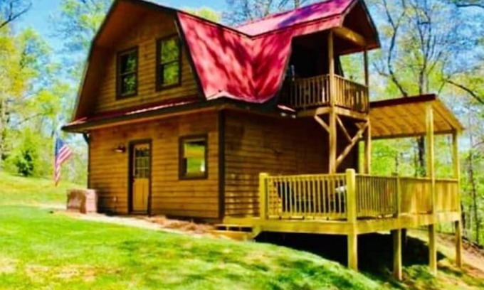 McCaysville Cabin | La Petite Maison - French Inspired Chalet