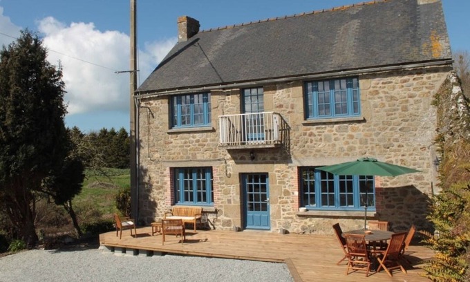 Saint-Coulomb House | La Petite Ville Aze