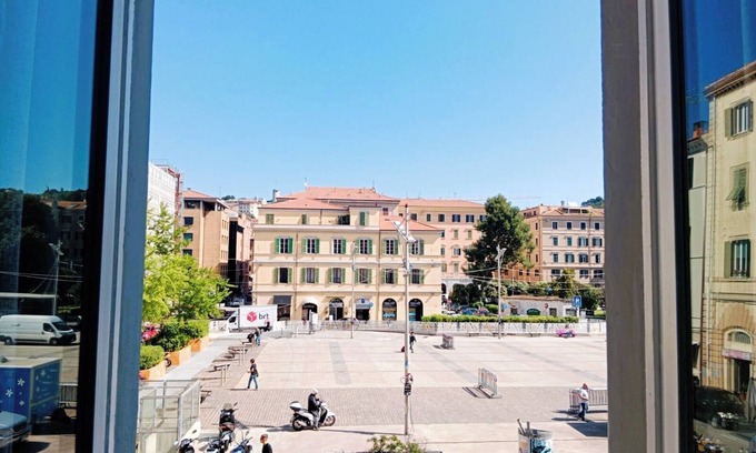 Ancona House | La Piazza