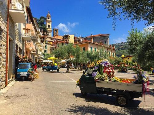 Vallebona Apartment | " La Piazzetta "
