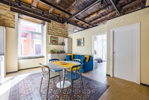 Vittorio Emanuele Apartment | La Pinacoteca Aparthotel by NapoliApartments