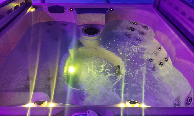Tourcoing House | La Plage suite with jacuzzi
