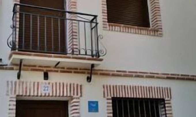 Navaluenga House | La Plazuela Navaluenga in the center of Navaluenga, very refurbished and comfortable.