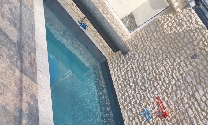Baincthun House | la Plumeria Giant Piscine Privative