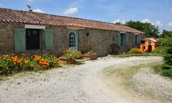 Chiche Cottage | La Pomerie: Cottage classified 3 stars with Heated Pool near Puy du Fou