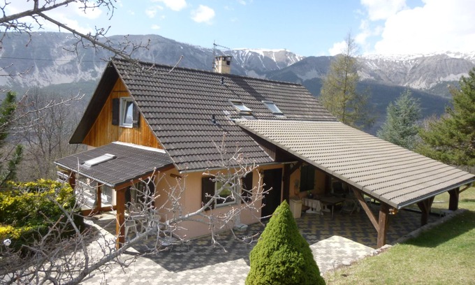 Beauvezer Ski Chalet | La Pommière 5* - superb views just 15 minutes drive from ski station