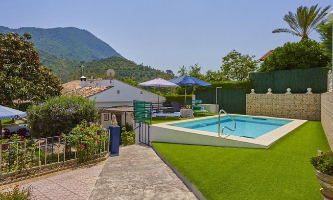 Benaocaz Villa | La Ponderosa El Bosque by Ruralidays