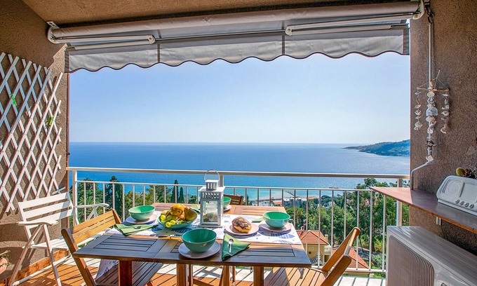 Ospedaletti Apartment | La Porta Sul Mare total sea view, Ospedaletti, Italy
