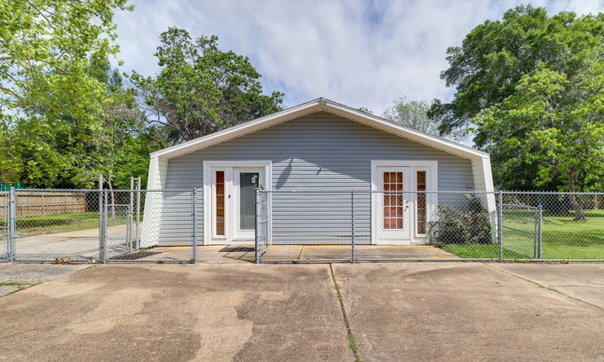 La Porte House | La Porte Home w/Hammock Near Sylvan Beach!