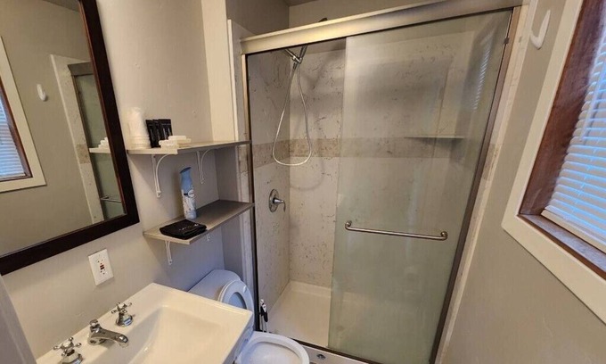 La Porte Cabin | La Porte Union Hotel Cabin A