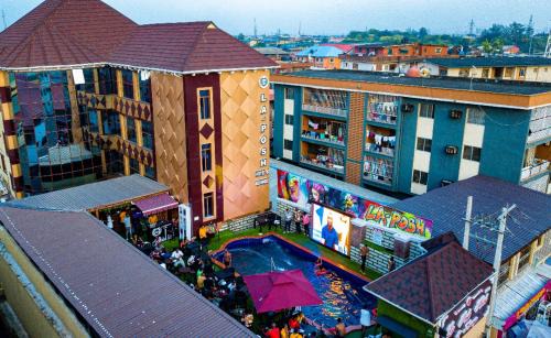Surulere Hotel | LA POSH HOTEL AND LOUNGE Coker