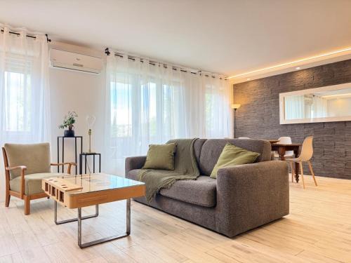 Le Pontet Apartment | LA PROVENCE fantastic apartment 75m2 Big pool private parking top location